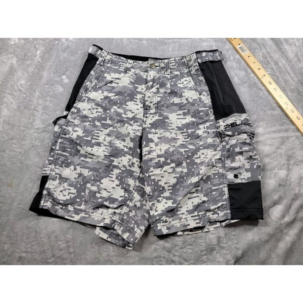 Pelagic Camo Cargo Men’s Shorts Size 30 adjustable‎ waist 9" inseam, outdoors